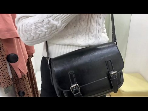 ❤️ Masturbasyon piblik nan jenn femèl FeralBerry ak yon gode nan sal la Fitting ☑ Ponografi anal nan nou % ht.basseyn-vsem.ru% ☑
